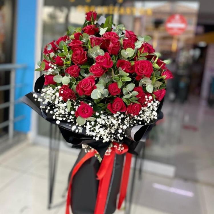 41 Kırmızı Gül Buketi