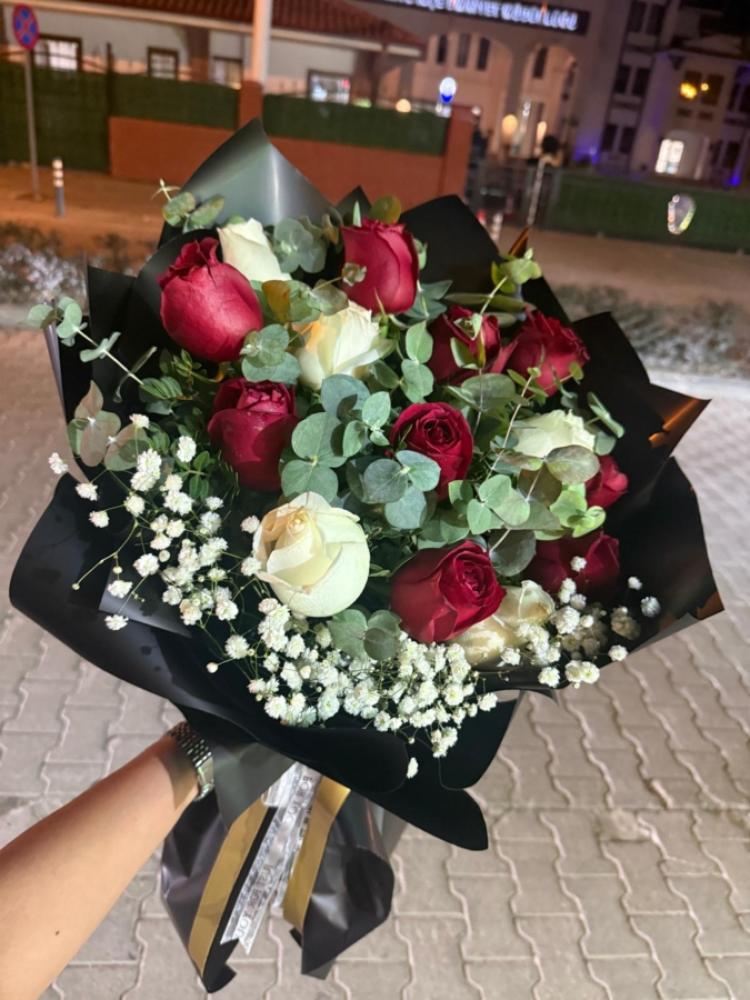 Kırmızı ve Beyaz Aşkı Güller