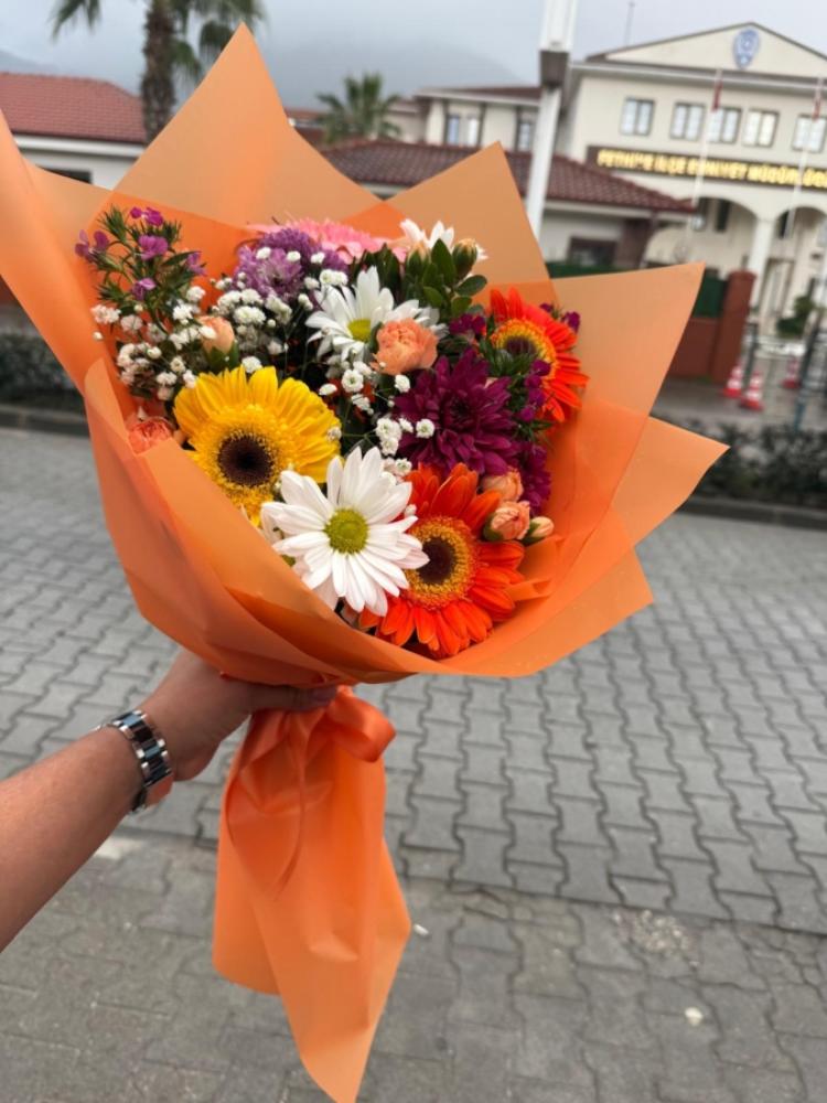 Renklerin Şöleni Buketi