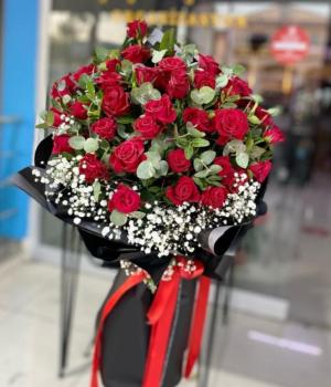 41 Kırmızı Gül Buketi